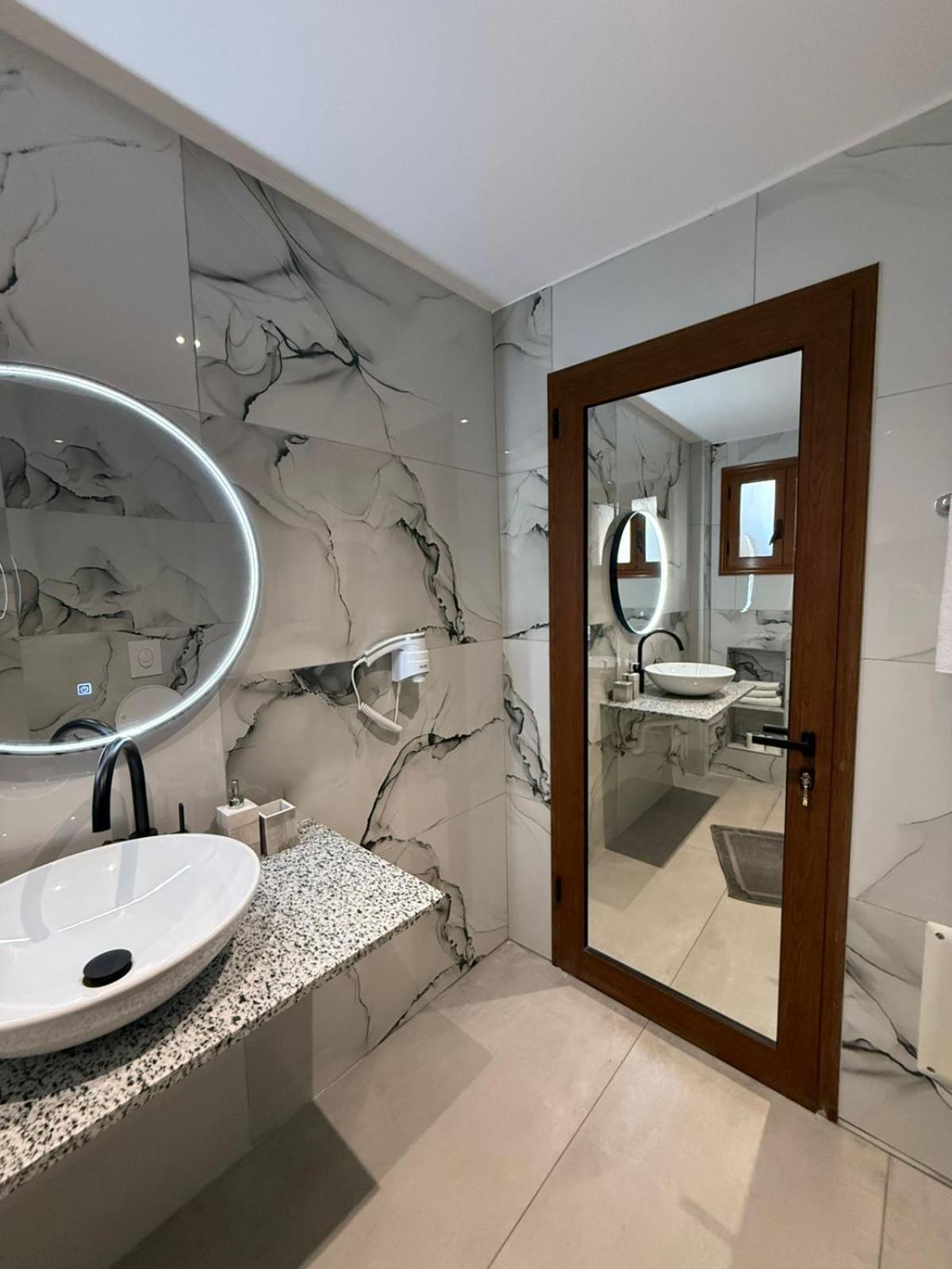 Apartament Dena *