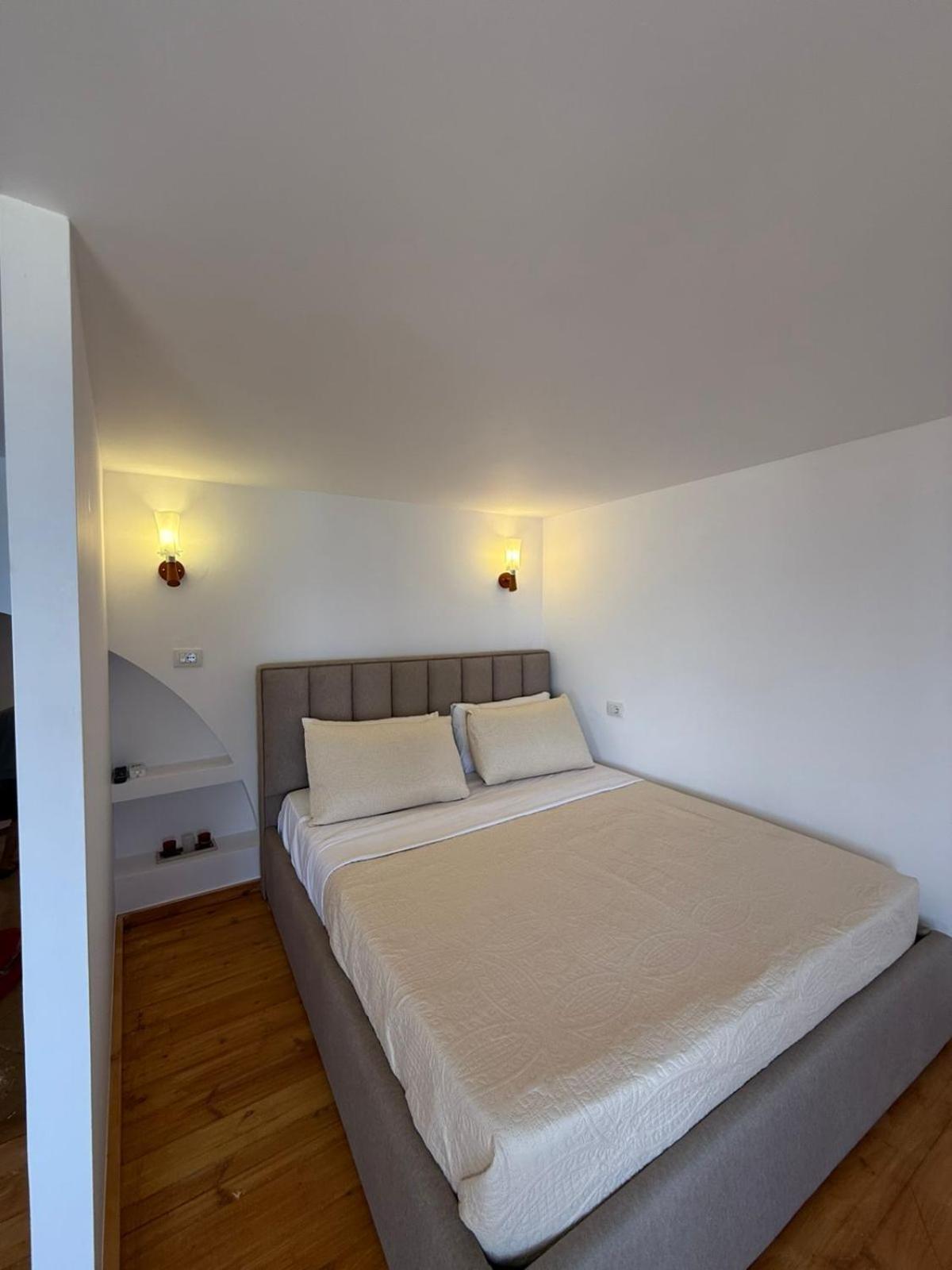 Apartament Dena *